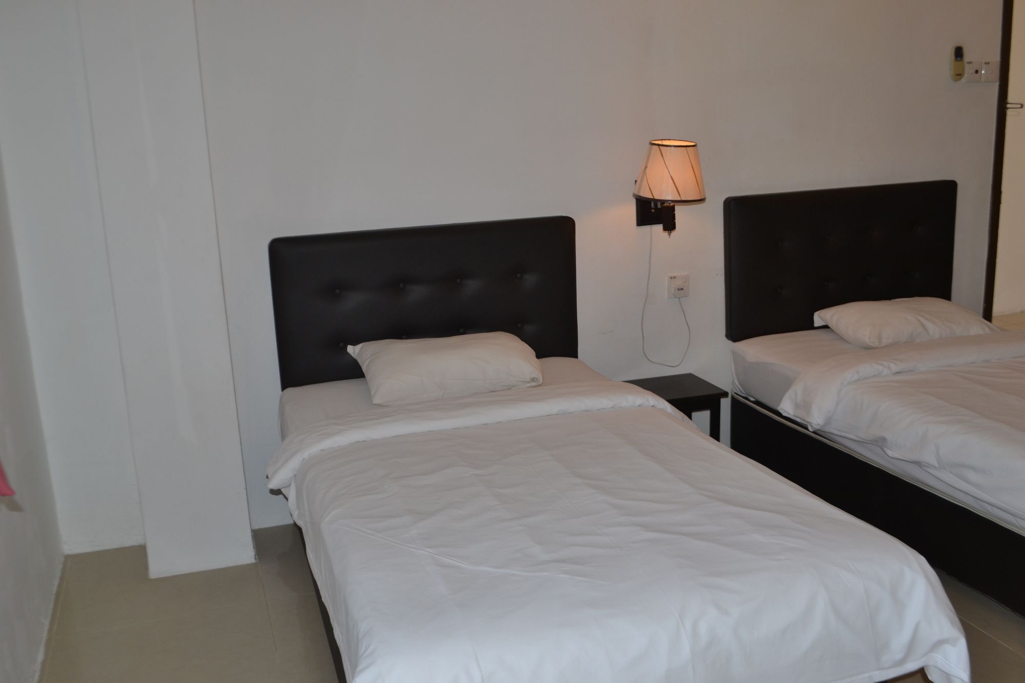 Mutiara Penthouse Hotel Кота-Бару Екстер'єр фото